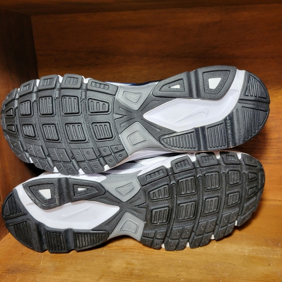 Nike Initiator Athletic Running Sneaker 12 - Picture 6 of 6